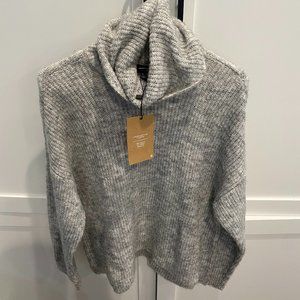 BRAND NEW VERO MODA GRAY COWL NECK SWEATER SIZE S